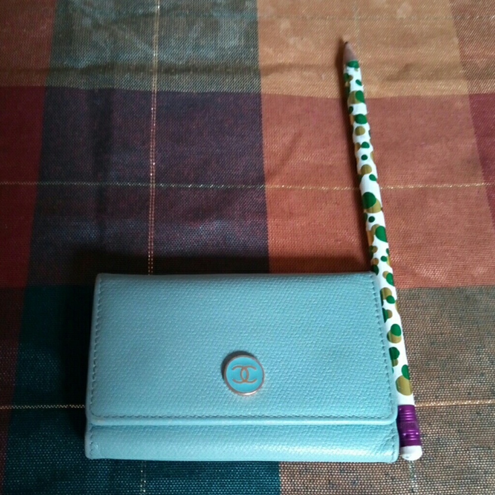 Authentic key holder wallet